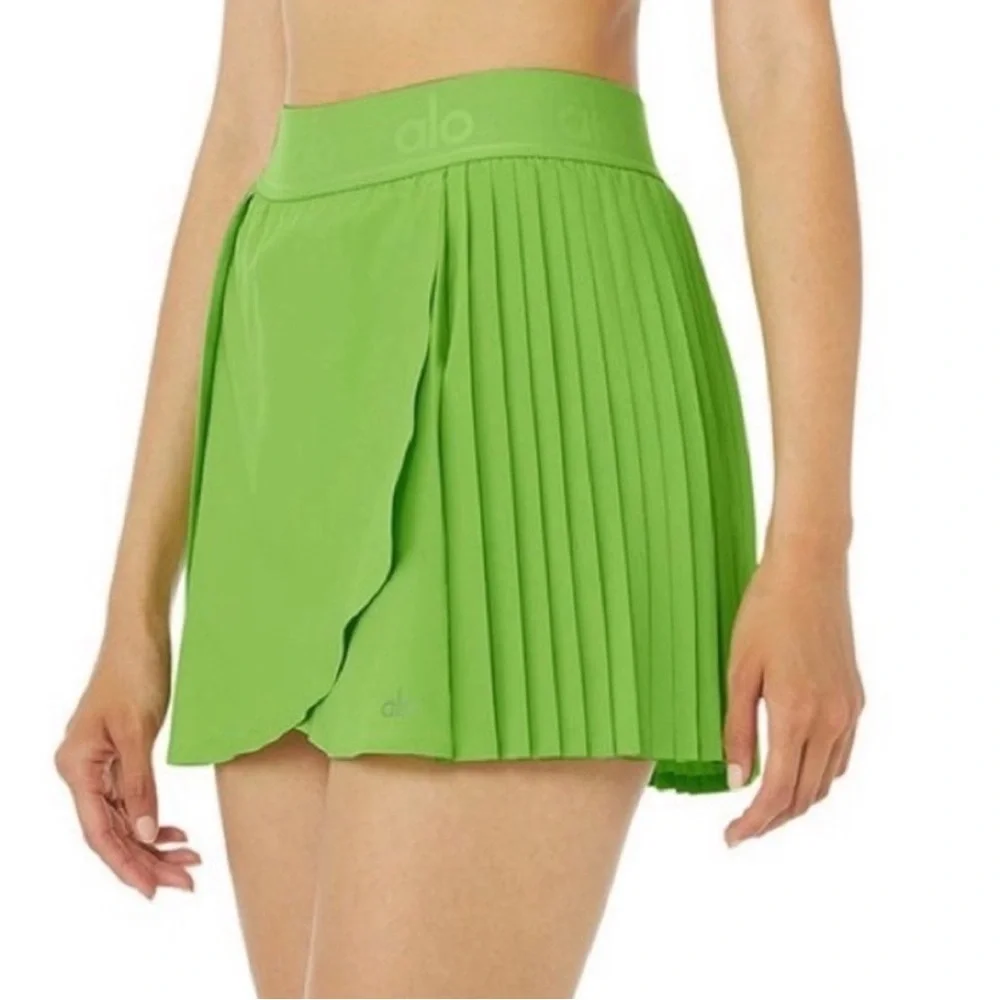 NWT Discontinued Alo Yoga Green Apple Aces Tennis Skirt